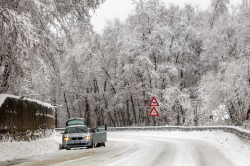 Cade la neve, strade calabresi ingolfate