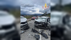 Violento scontro tra due auto, quattro feriti a Lamezia
