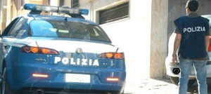Litigano in un bar e lo prendono a sprangate sotto casa