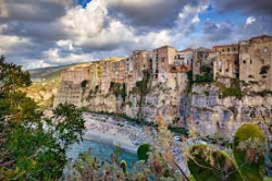 Coltivazione di droga scoperta a Tropea