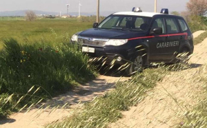 Casolare occupato e allaccio abusivo al contatore, due denunciati nel crotonese