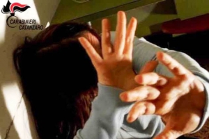 Minacce e violenza in casa, due divieti di avvicinamento a catanzarese
