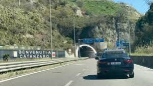 Catanzaro, limitazioni al traffico per i lavori nella galleria Sansinato