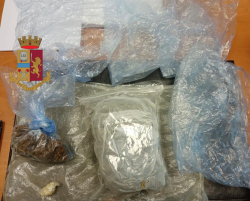 Pizzo, nascondeva oltre un etto di droga in casa