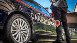 Accoltella rivale in amore, arrestato un minore a Vibo Valentia