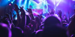 Praia a Mare, scoppia una rissa in discoteca: feriti tre giovani
