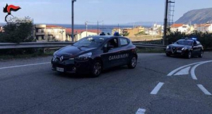 Minaccia vicini, divieto dimora per donna nel reggino