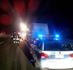 Tensione su A2, tifosi tentano blocco carreggiata